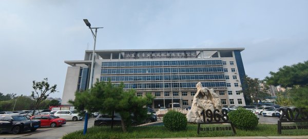 美港通配资 直击股东大会|上半年业绩再降四成! 山东章鼓国资大股东罕见加码董事会席位, 一场业绩“保卫战”即将打响?